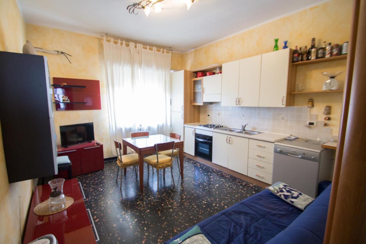 Yellow House Савона Екстериор снимка