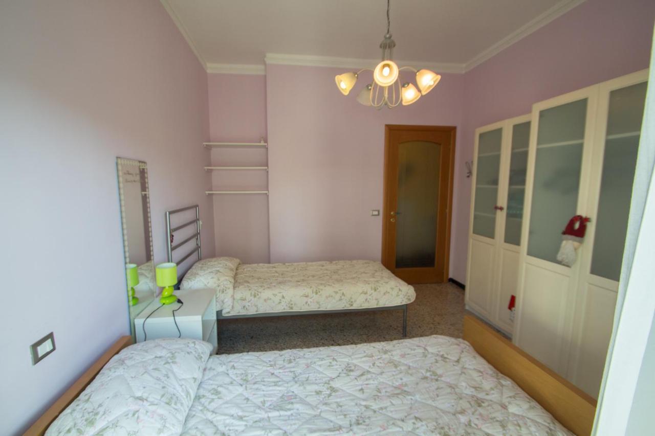 Yellow House Савона Екстериор снимка